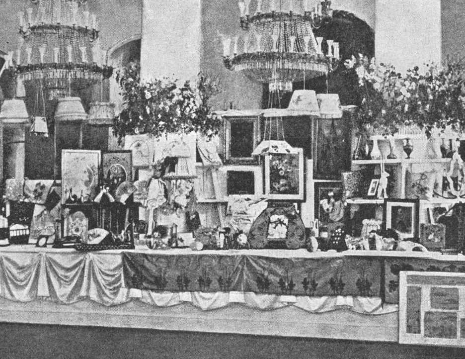 Благотворительный базар в залах Российского Благородного Собрания в марте 1903 года. Благотворительный базар в залах Российского Благородного Собрания в марте 1903 года.