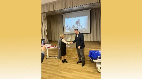 Церемония вручения оборудования в центре «Именлек». 