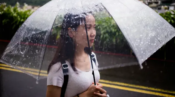 Девушка под дождем - Тайвань