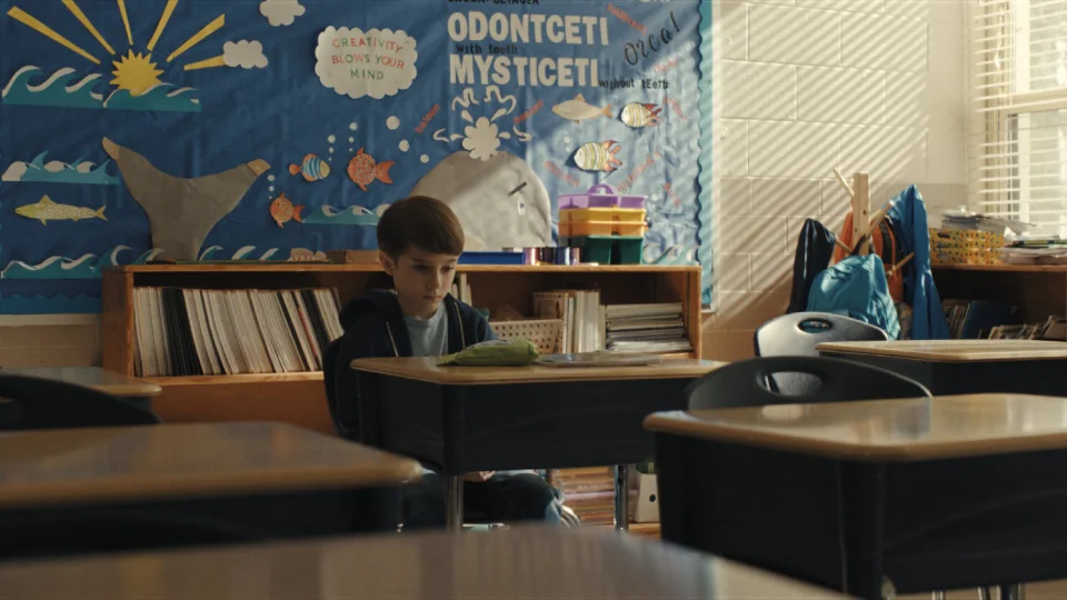 Алекс в пустом классе – фильм «Орудия»