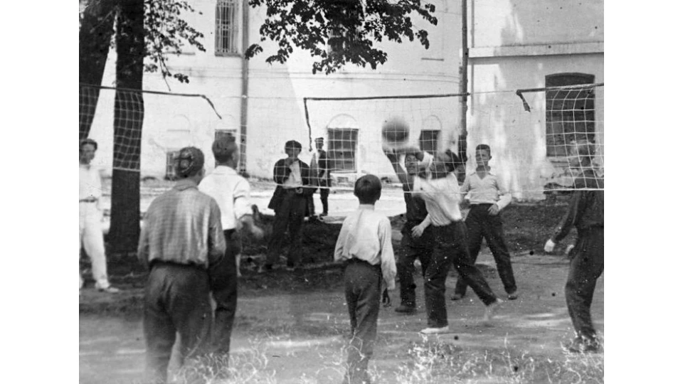 Волейбол на улицах Владимира – 1935 год Волейбол на улицах Владимира – 1935 год