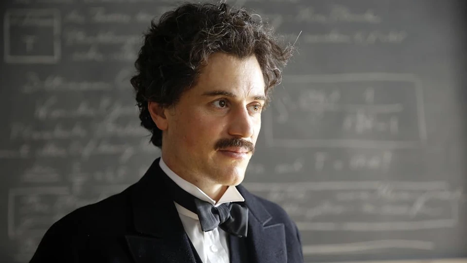 Джонни Флинн в роли молодого Эйнштейна в сериале «Гений» Джонни Флинн в роли молодого Эйнштейна в сериале «Гений»