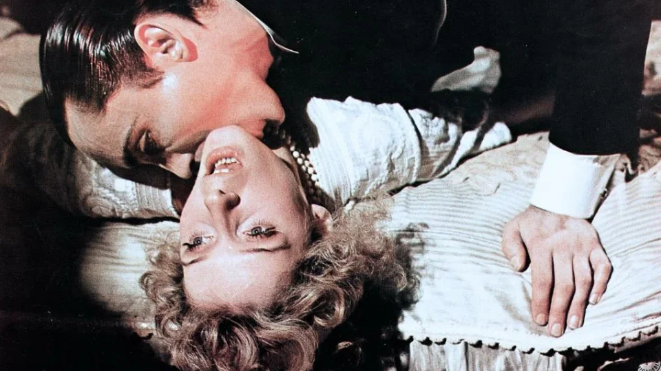 Кадр из фильма «Кровь для Дракулы» 1974 г. Кадр из фильма «Кровь для Дракулы» 1974 г.