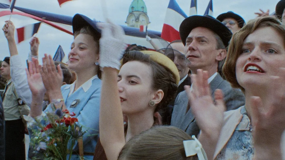 Кадр из фильма «Нотр Салют» 