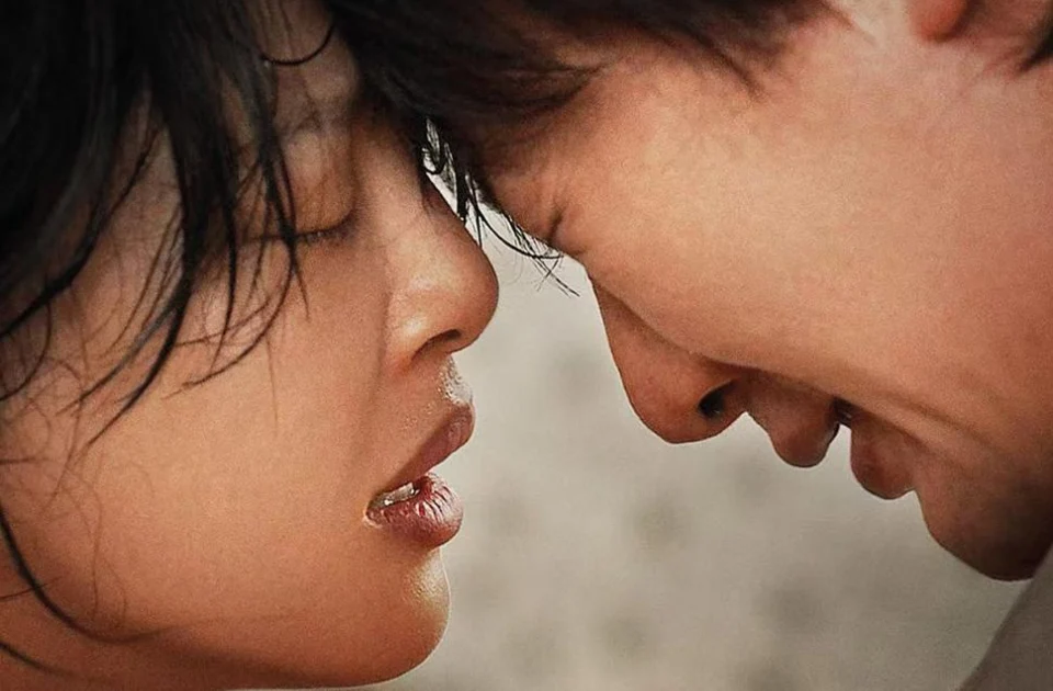 Кадр из фильма «Солнце встает над всеми нами»