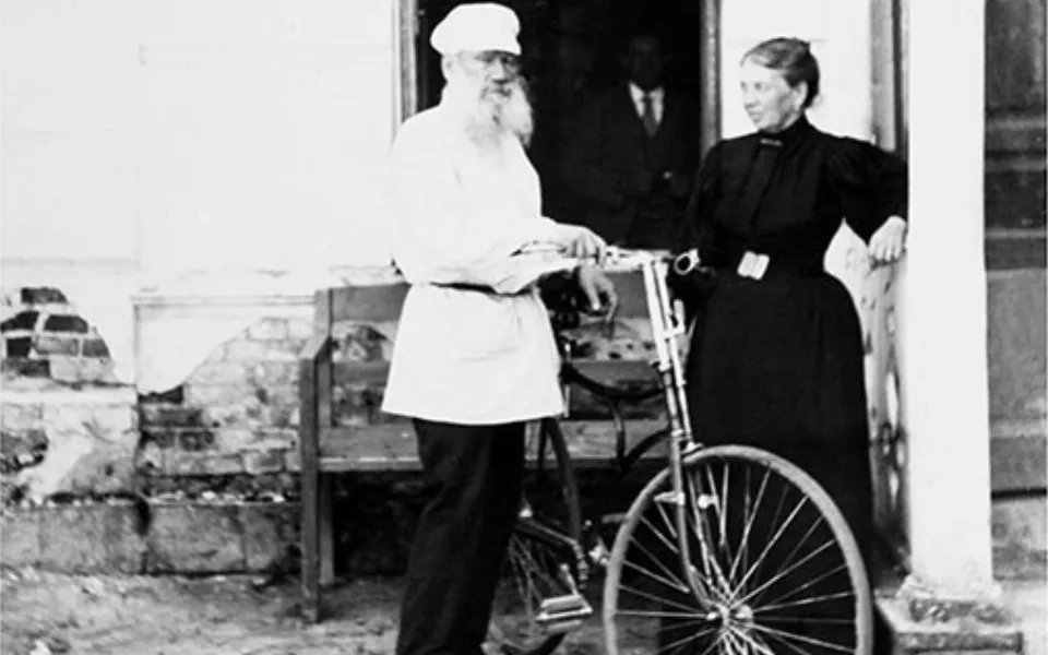 Л. Н. Толстой и велосипед