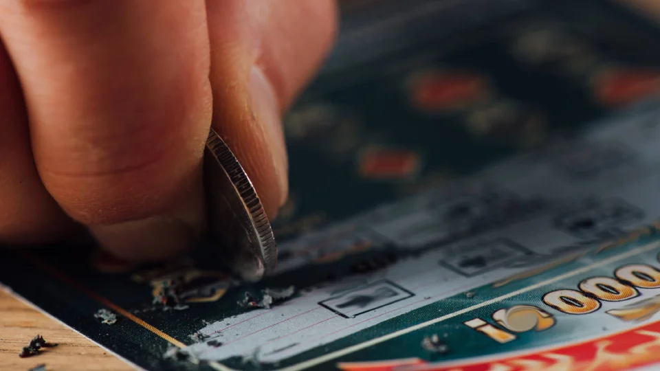 Стирание скретч-слоя