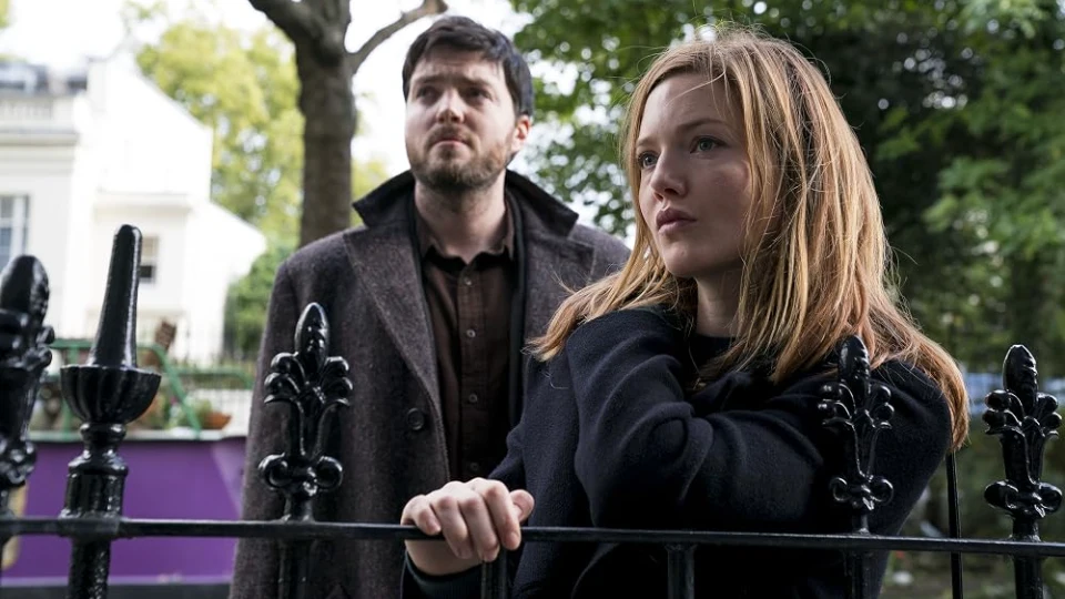 Корморан Страйк и Робин Эллакотт в сериале «Страйк»