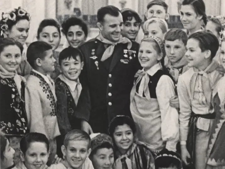 Юрий Гагарин и пионеры, 1962 год