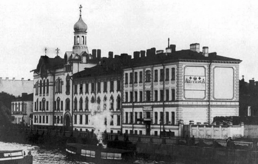 Здание Крестовоздвиженской общины сестёр милосердия в начале 1900-х годов