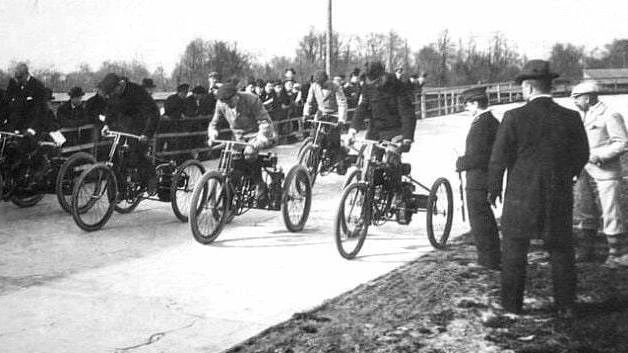 Первые мотоциклетные гонки в России, 1898 год