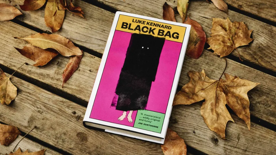 Книга Black Bag («Чёрная сумка») – Люк Кеннард
