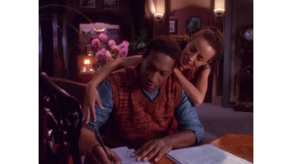 Кадр из эпизода «Посетитель»