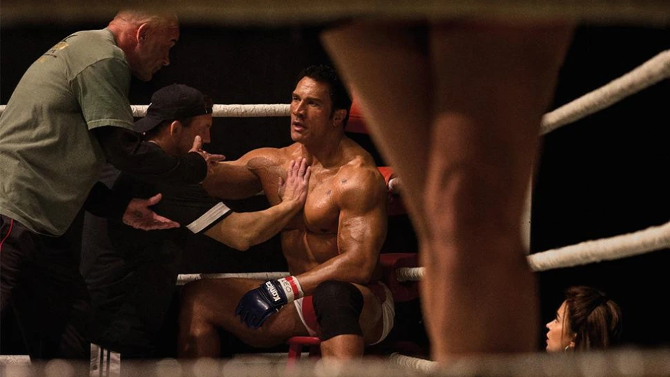 Кадр из фильма «Крушащая машина» Бенни Сэфди