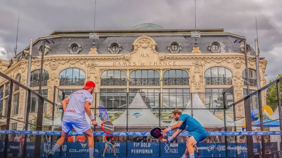 Матч в рамках турнира по паделу, который прошёл в Перпиньяне с июне 2022 года